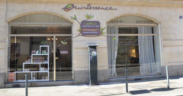 Devanture du salon Quintessence à Rennes